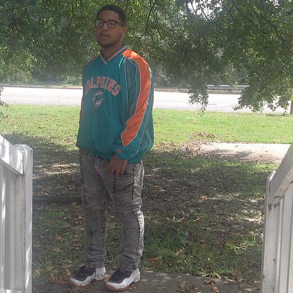 Meet your Posher, Mic - Picture 1 of 1